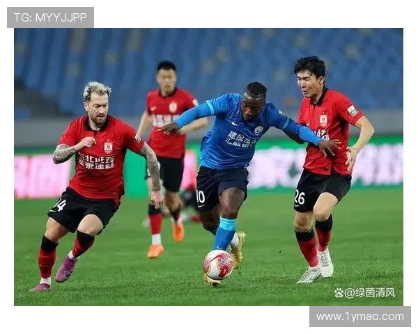 沧州雄狮鏖战绿茵赛场奋勇争胜上演激情足球盛宴