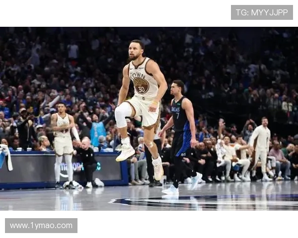 勇士与独行侠中场对决精彩回顾与战术分析