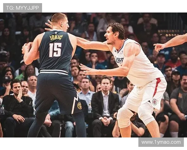 博班与约基奇对决揭秘两位中锋的风格与实力较量 博班与约基奇对决揭秘两位中锋的风格与实力较量